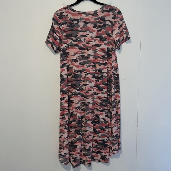 LulaRoe Pink Camo Midi Short Sleeve Round Neck Q52* - Picture 2 of 5